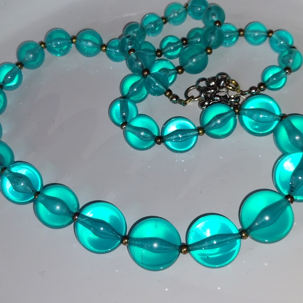 Summer Pool Graduated Translucent Turquoise Beads… - image 3
